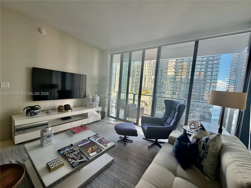 88 SW 7th St #1109 Miami, FL 33130