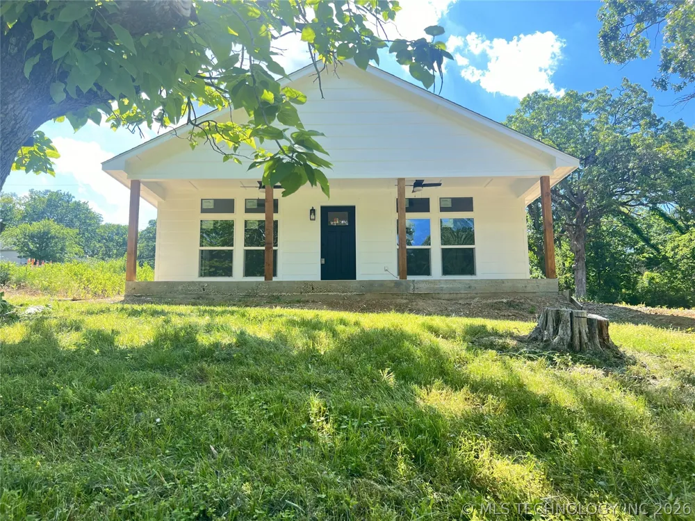 215 California Atoka, OK 74525