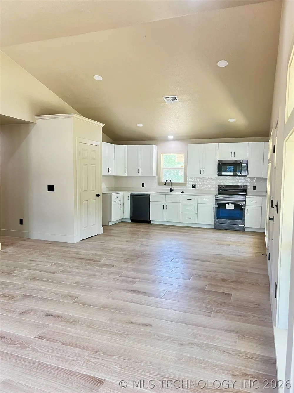 215 California Atoka, OK 74525