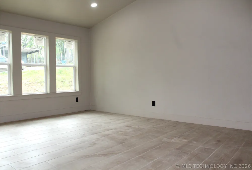 215 California Atoka, OK 74525