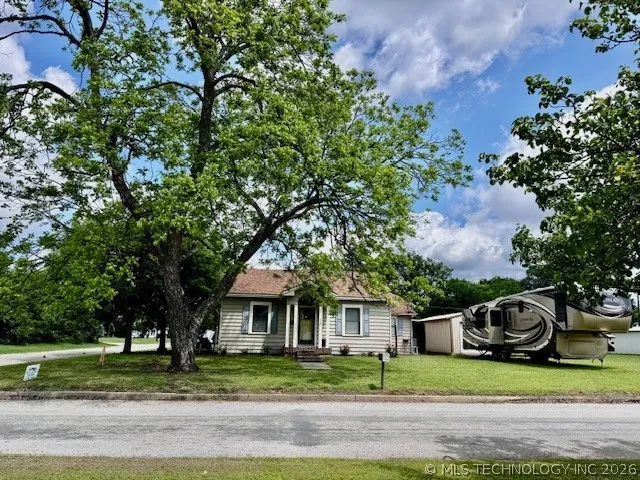 406 W Broadway Street S Marietta, OK 73448