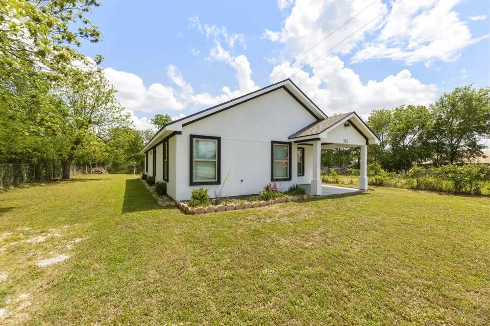 535 S Belknap Street Mexia, TX 76667