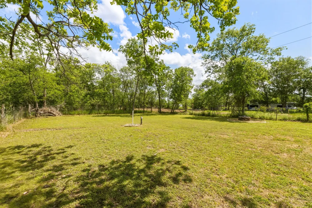535 S Belknap Street Mexia, TX 76667