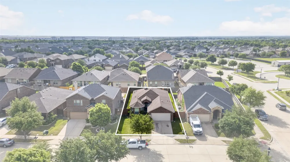 2003 Carriage Road Heartland, TX 75126
