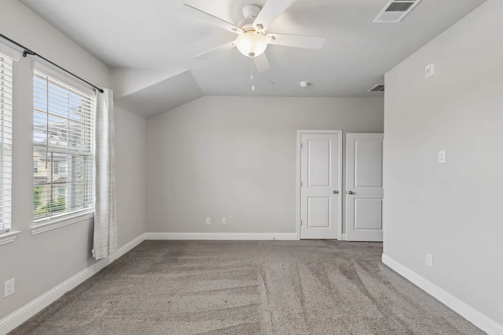 911 Ponds Edge Lane Euless, TX 76040
