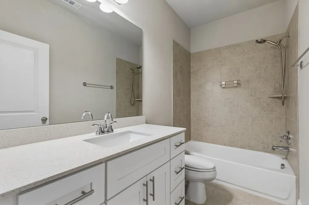 911 Ponds Edge Lane Euless, TX 76040