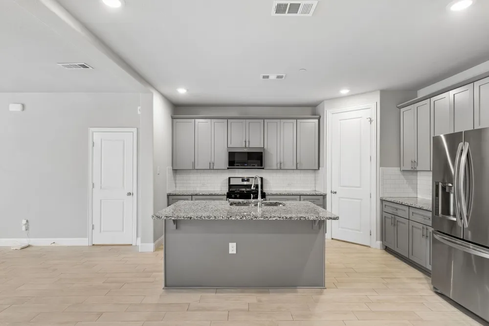 911 Ponds Edge Lane Euless, TX 76040