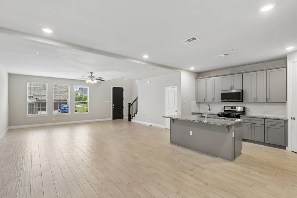 911 Ponds Edge Lane Euless, TX 76040