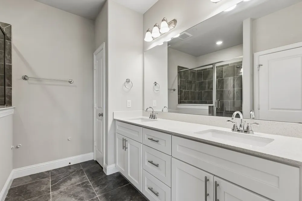 911 Ponds Edge Lane Euless, TX 76040