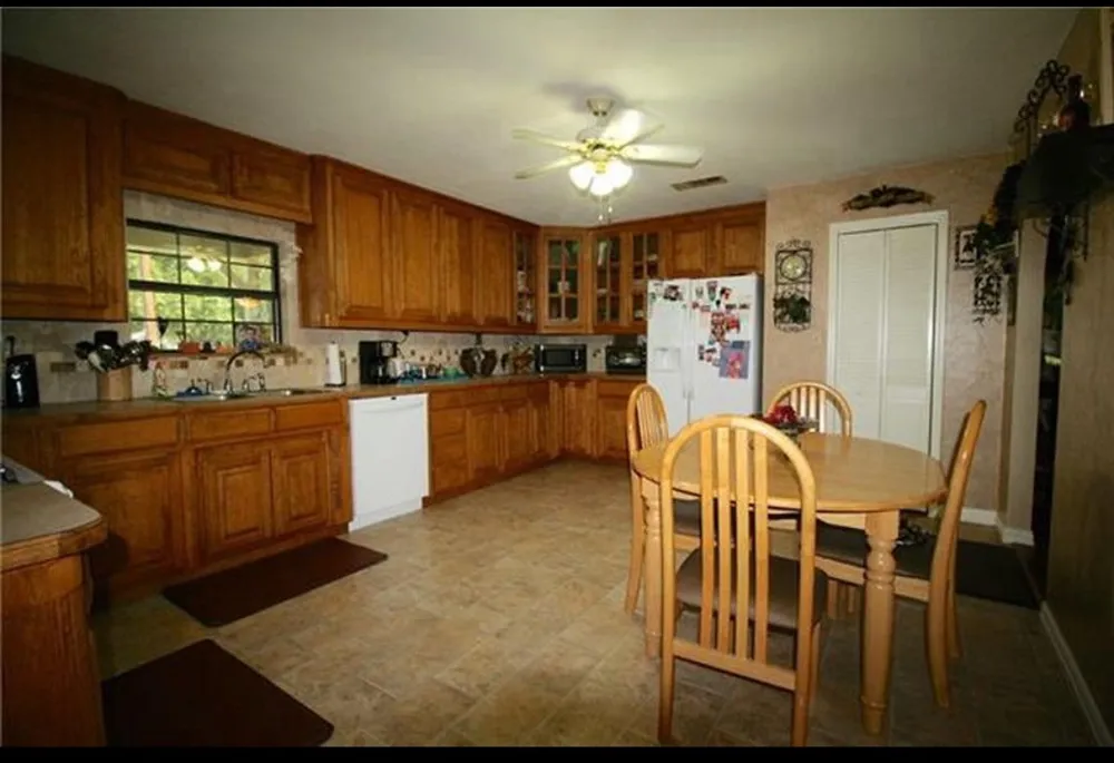 214 County Road 4870 Newark, TX 76071