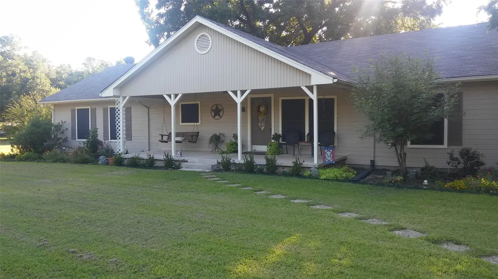 214 County Road 4870 Newark, TX 76071