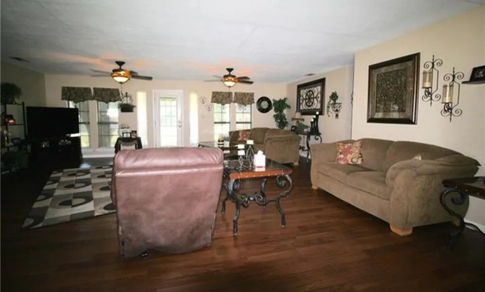 214 County Road 4870 Newark, TX 76071