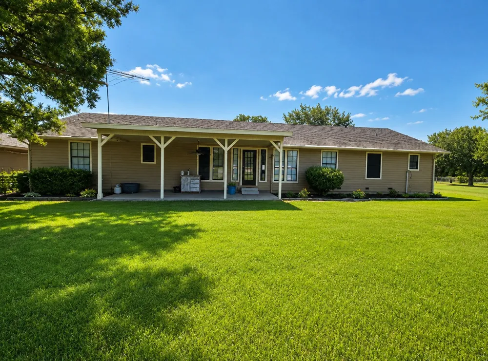 214 County Road 4870 Newark, TX 76071