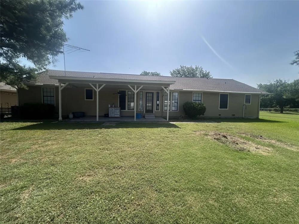 214 County Road 4870 Newark, TX 76071