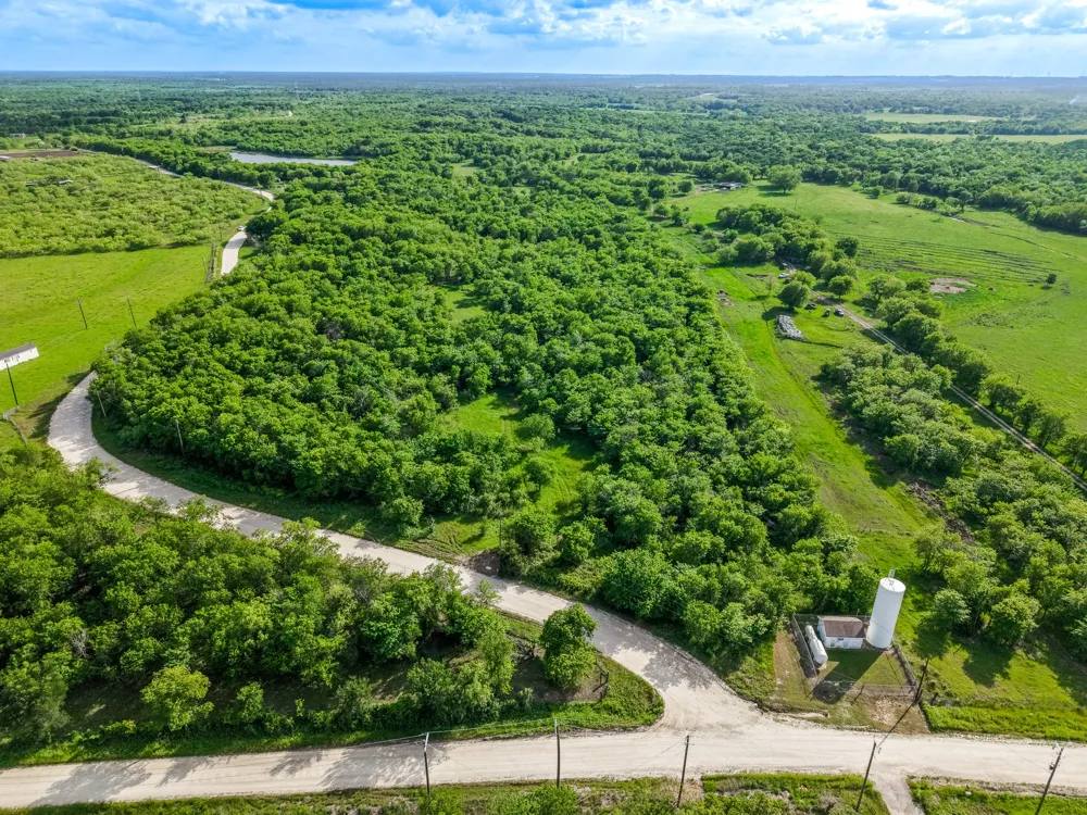 102 County Road 2344 Richland, TX 76681