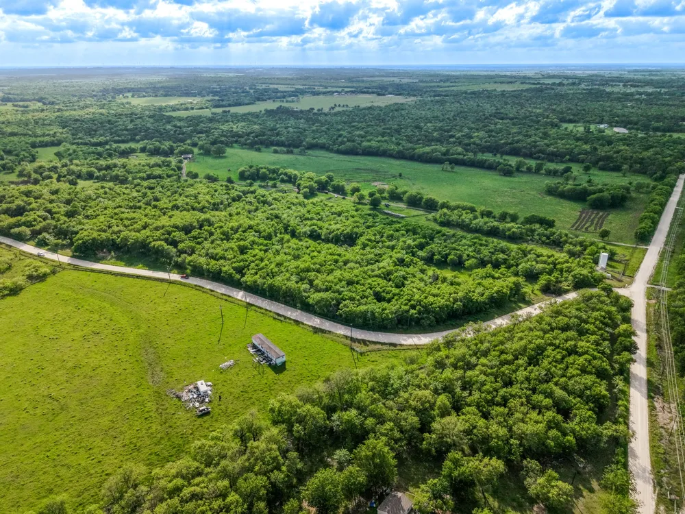 102 County Road 2344 Richland, TX 76681