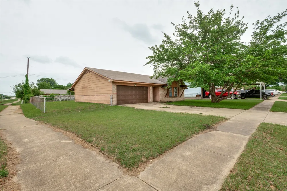 2654 Arlington Lane Lancaster, TX 75134