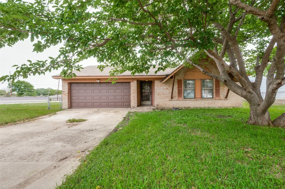 2654 Arlington Lane Lancaster, TX 75134