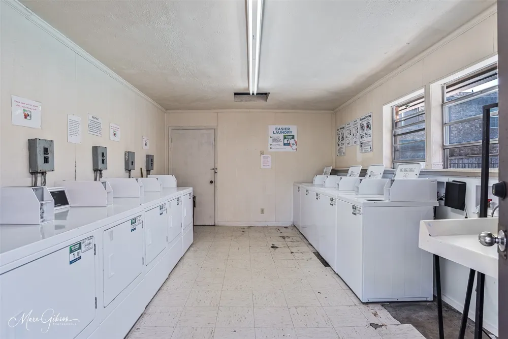 1820 E Kings Highway #42 Shreveport, LA 71105