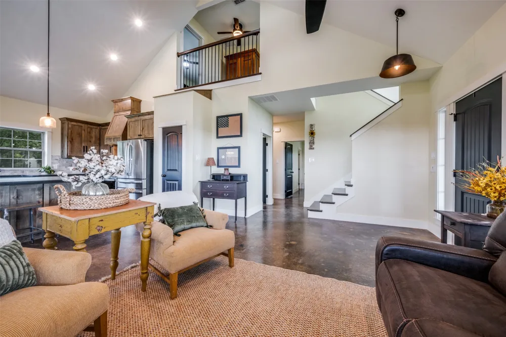 1458 Jim Harry Loop Sunset, TX 76270