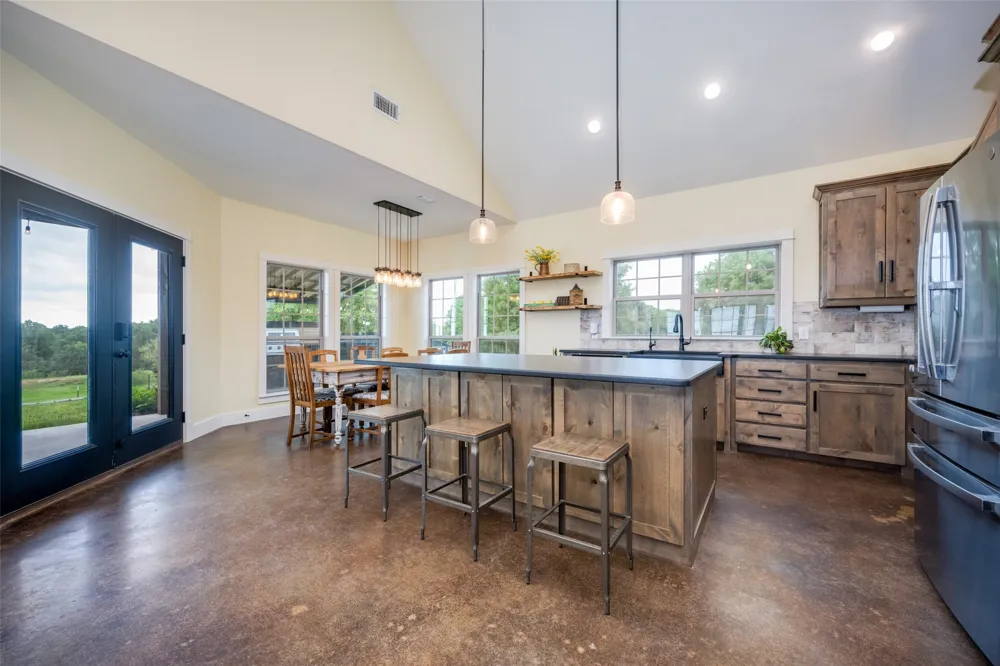 1458 Jim Harry Loop Sunset, TX 76270
