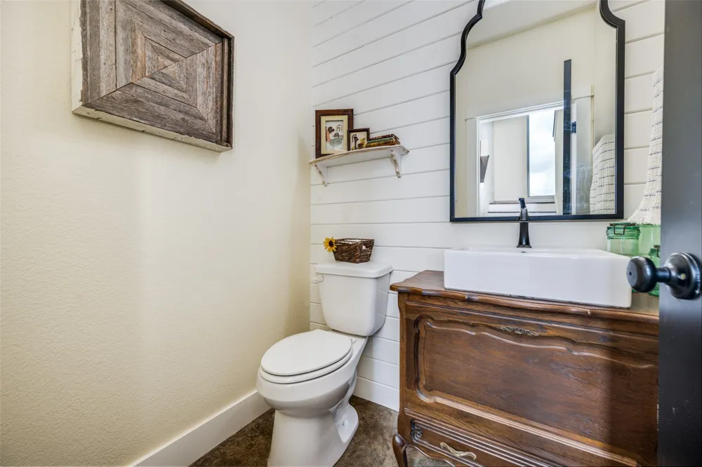 1458 Jim Harry Loop Sunset, TX 76270