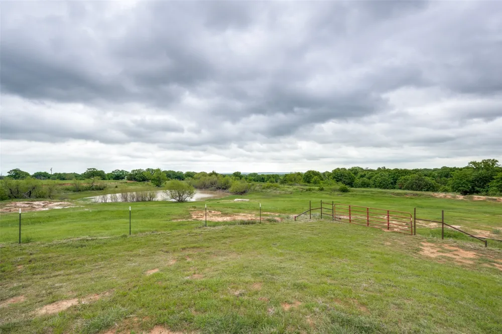 1458 Jim Harry Loop Sunset, TX 76270