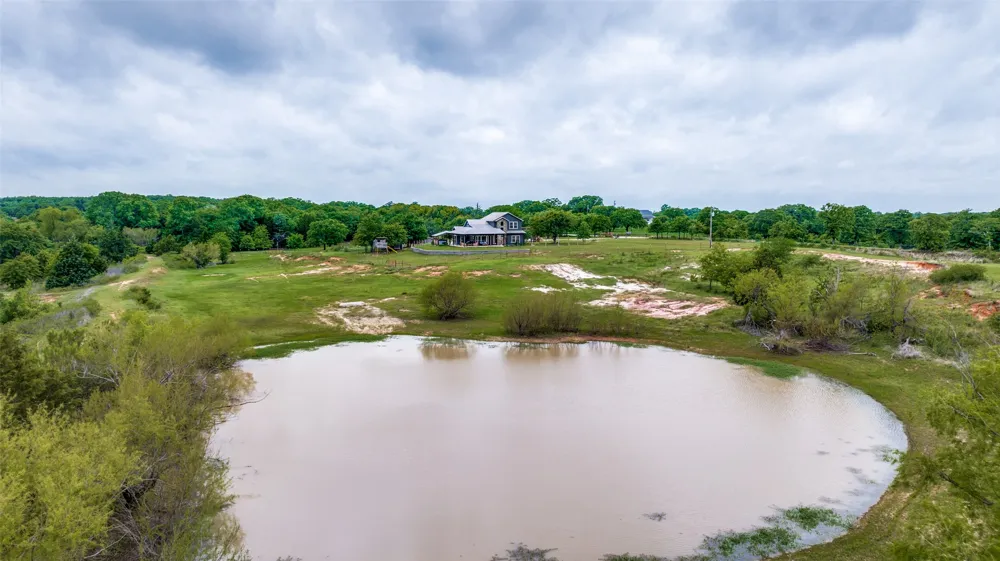 1458 Jim Harry Loop Sunset, TX 76270