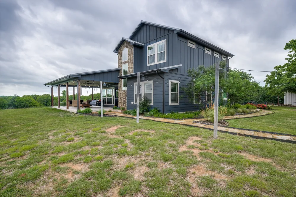 1458 Jim Harry Loop Sunset, TX 76270