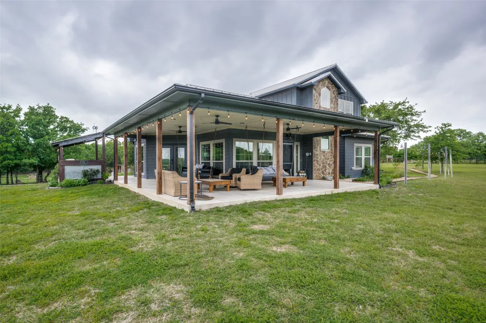 1458 Jim Harry Loop Sunset, TX 76270