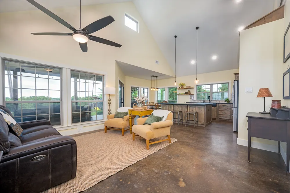 1458 Jim Harry Loop Sunset, TX 76270