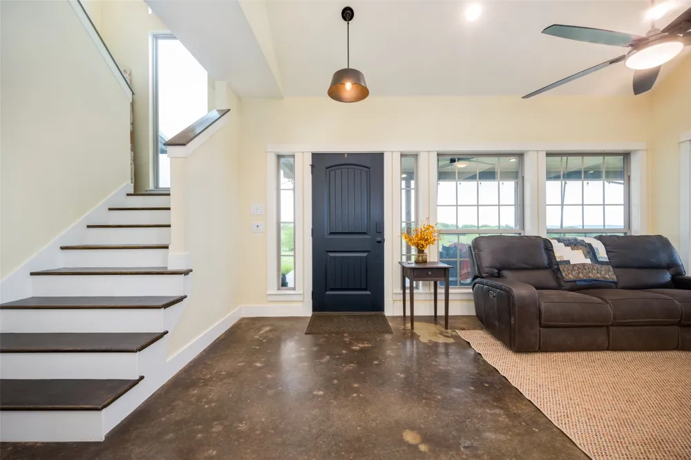 1458 Jim Harry Loop Sunset, TX 76270