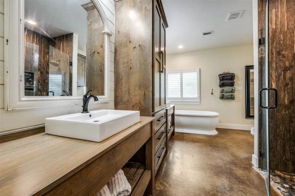 1458 Jim Harry Loop Sunset, TX 76270