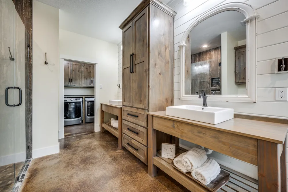 1458 Jim Harry Loop Sunset, TX 76270