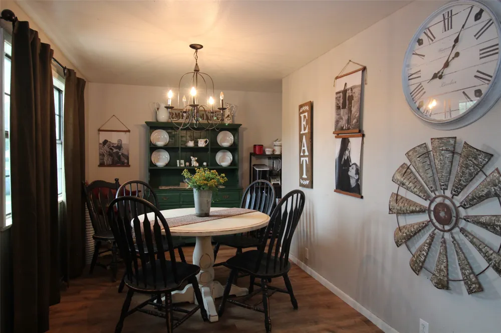 810 W Eden Street Munday, TX 76371