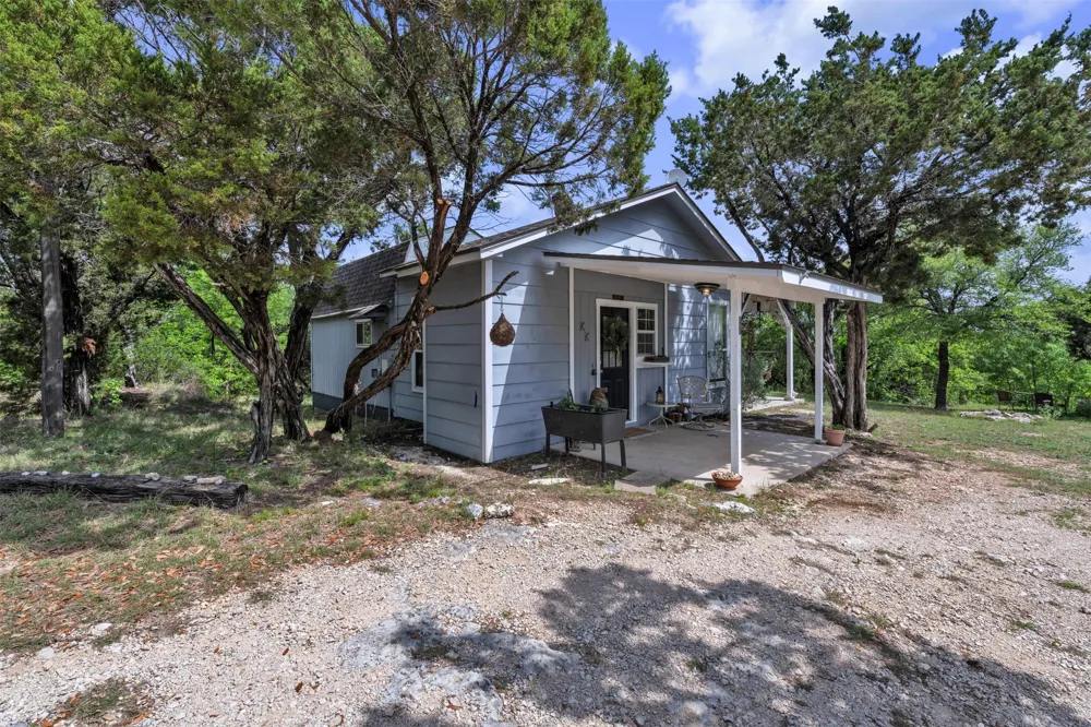 1037 County Road 1190 Kopperl, TX 76652