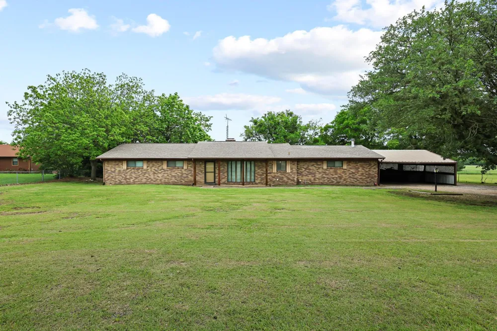 506 Fm 816 Wolfe City, TX 75496