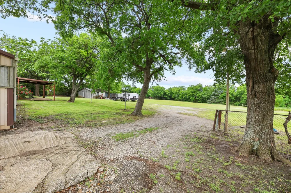 506 Fm 816 Wolfe City, TX 75496