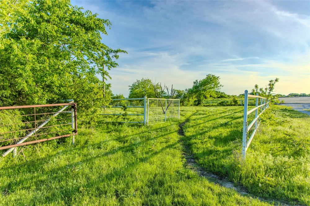 3790 HWY 287 Alvord, TX 76225
