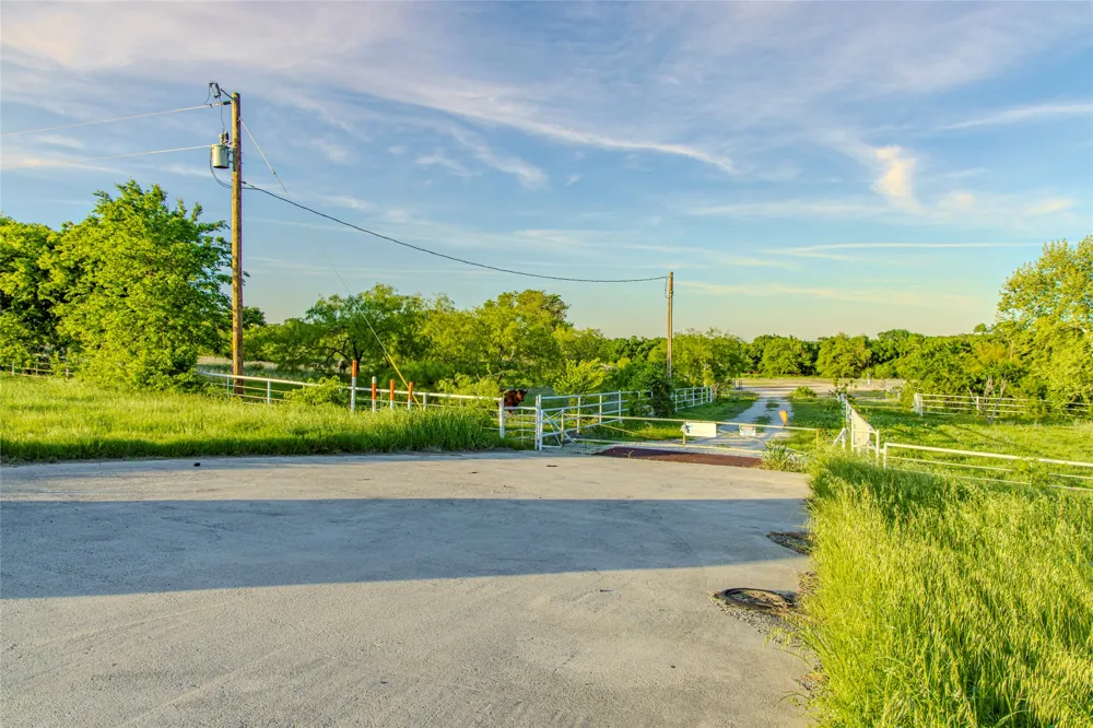 3790 HWY 287 Alvord, TX 76225