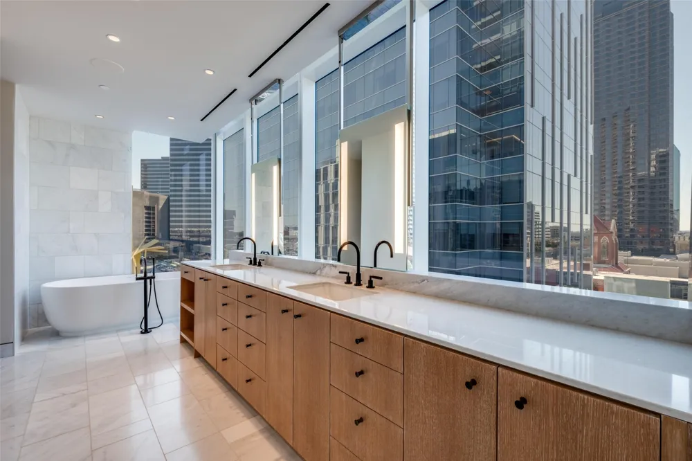 1747 Leonard Street #403 Dallas, TX 75201
