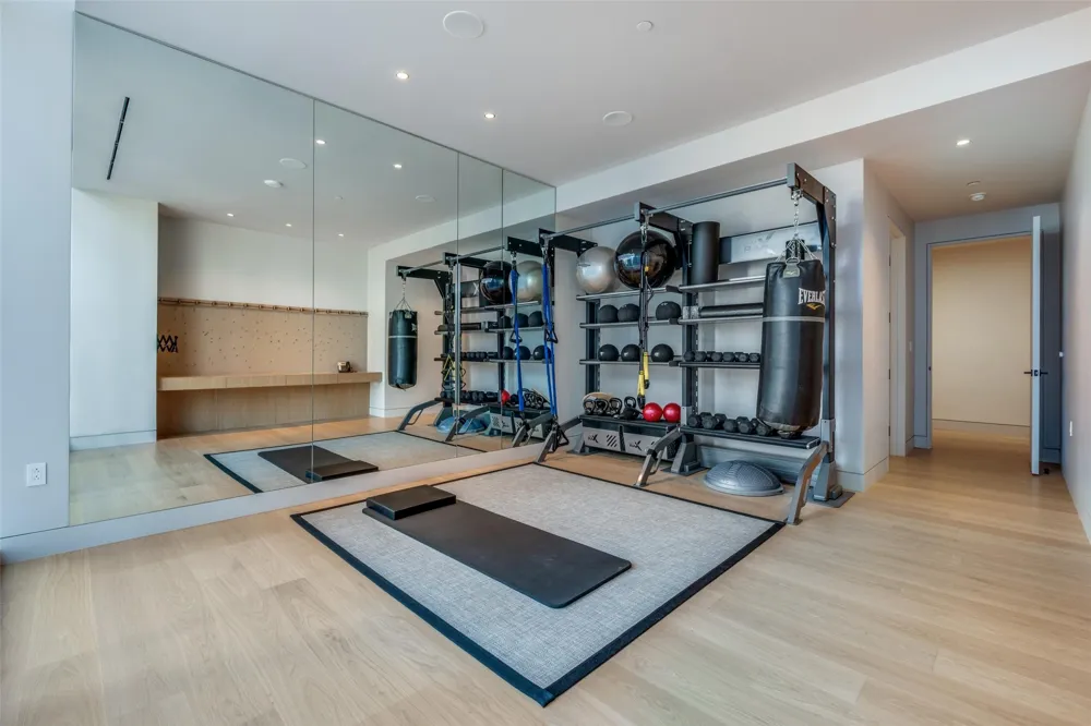1747 Leonard Street #403 Dallas, TX 75201