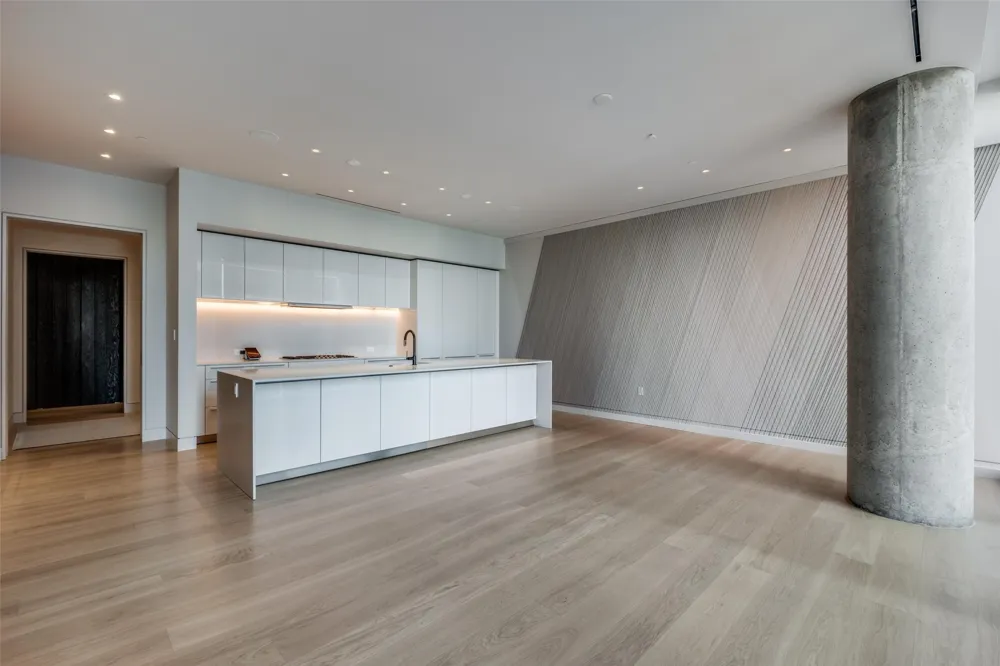 1747 Leonard Street #403 Dallas, TX 75201