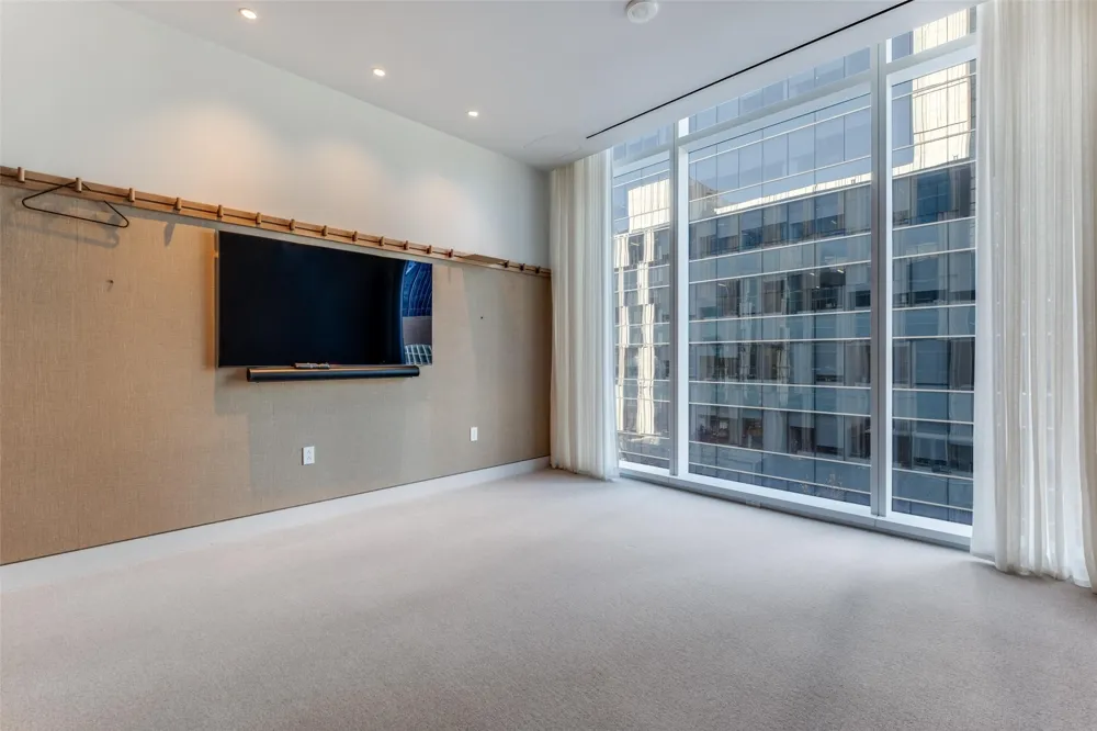 1747 Leonard Street #403 Dallas, TX 75201