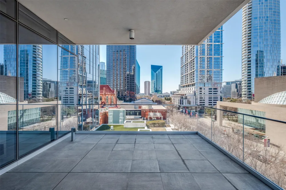1747 Leonard Street #403 Dallas, TX 75201