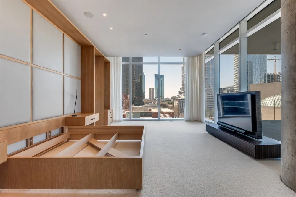 1747 Leonard Street #403 Dallas, TX 75201