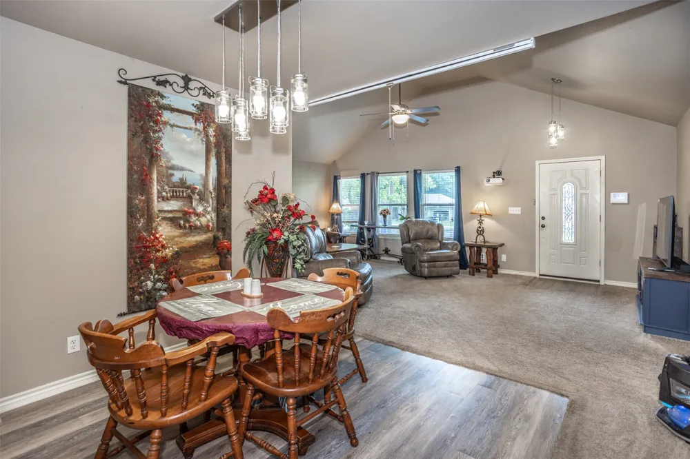 406 W Elm Street Collinsville, TX 76233