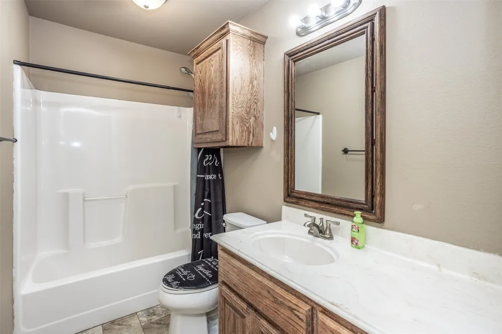 406 W Elm Street Collinsville, TX 76233