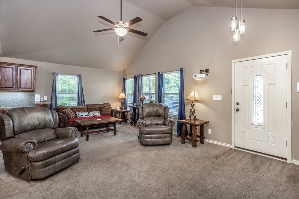 406 W Elm Street Collinsville, TX 76233