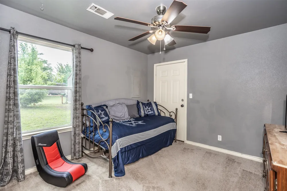 406 W Elm Street Collinsville, TX 76233